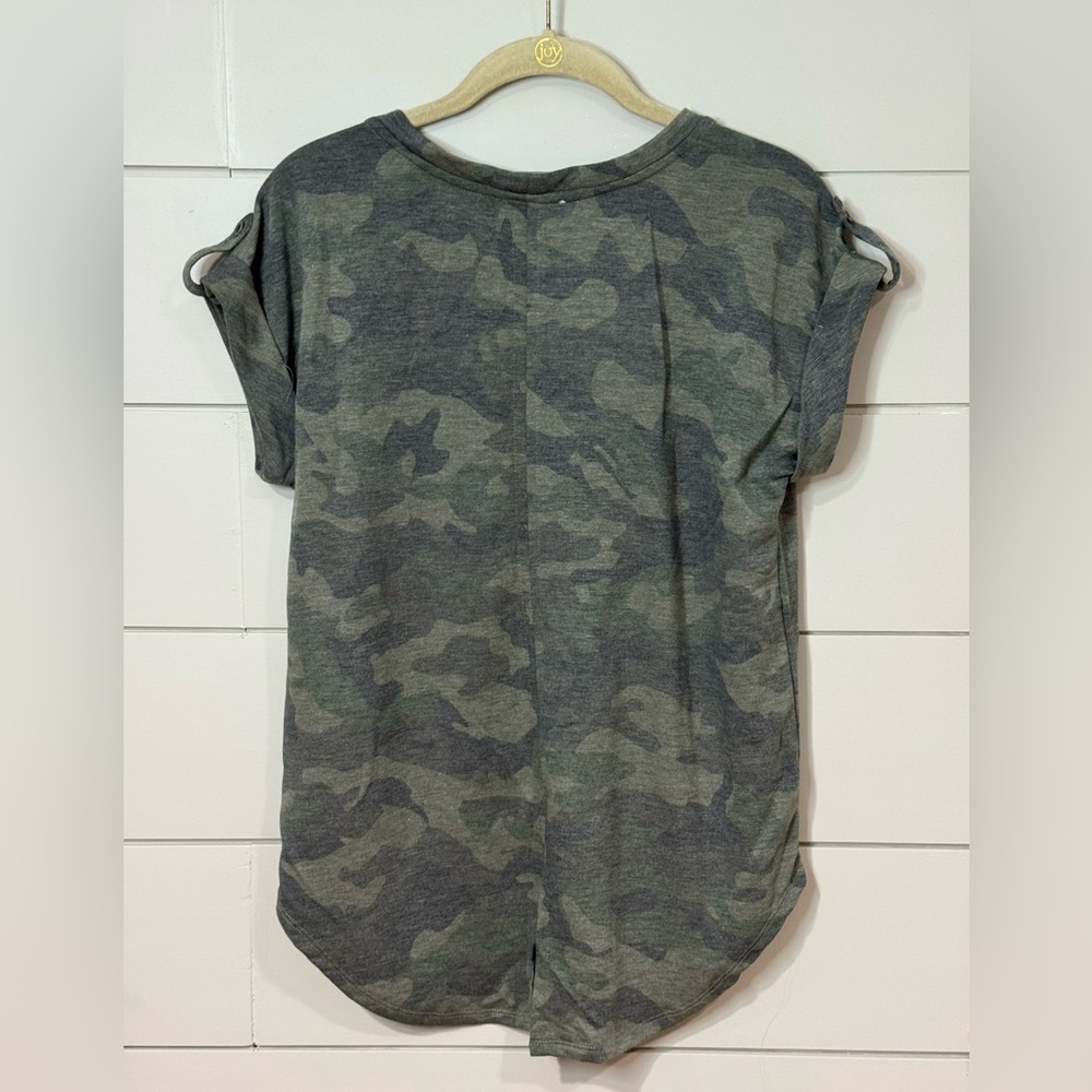 NEW Jane and Delancey Camo T-shirt Size S - Picture 6 of 8